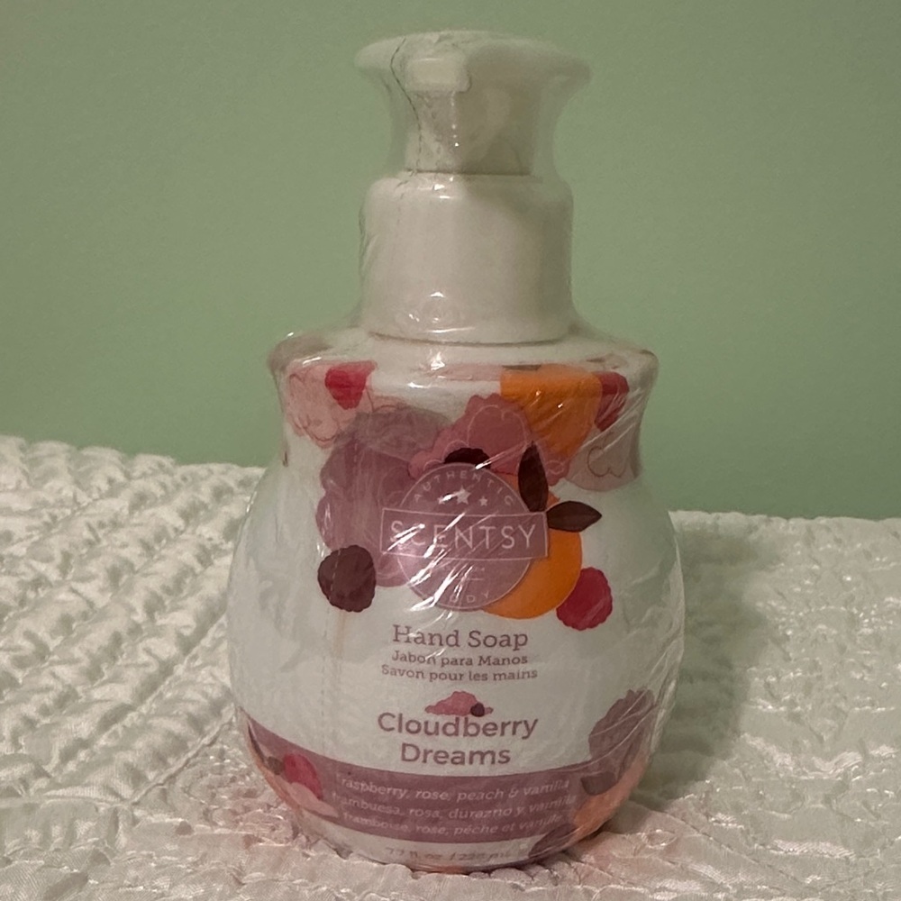 Scentsy Cloudberry Dreams Hand Soap